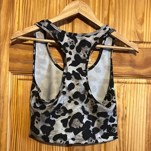 Evolution and Creation Black and Gray Sleeveless Crop Tank Top - Picture 4 of 6